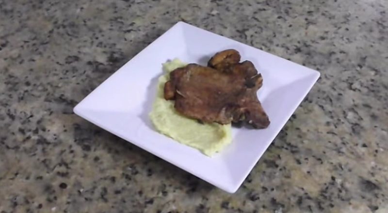 bisteca suina com pure de batata doce