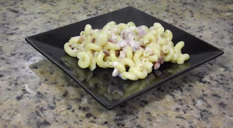 tortiglione ao creme de bacon