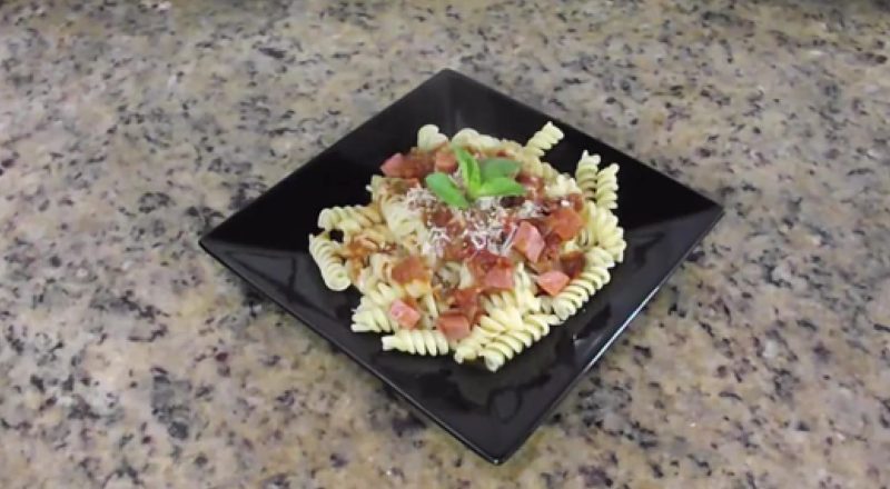 fusilli calabresa manjericão