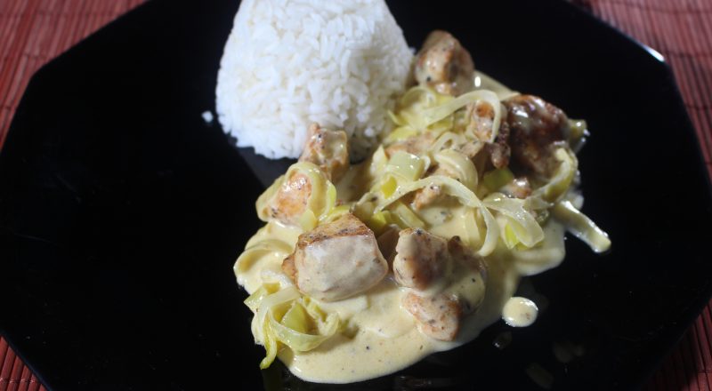frango ao molho cremoso de alho-poró
